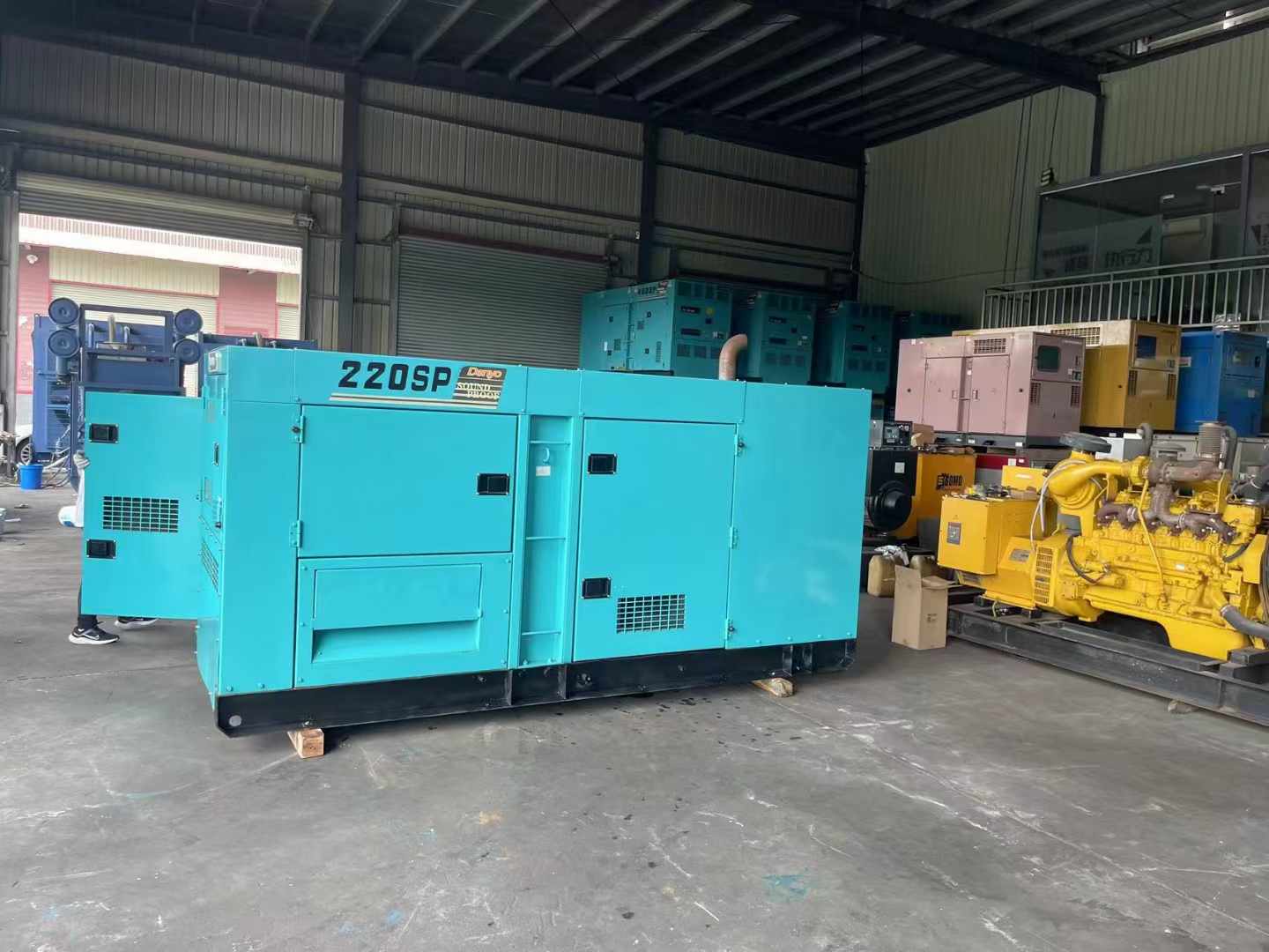 陈场镇800kW 柴油发电机的输出电流波动范围是多少？
