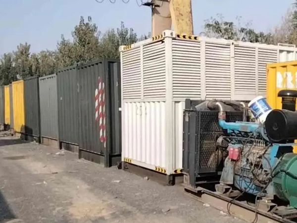 陈场镇200KW柴油发电机机组每小时油耗是多少？
