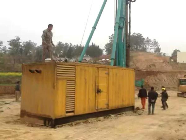 陈场镇如何判断水冷式机油散热器密封件是否需要更换?